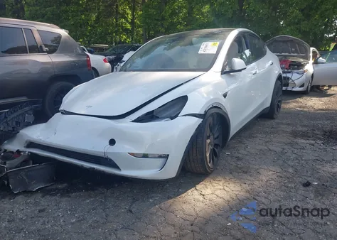 2022 Tesla Model Y Performance Dual Motor All-Wheel Drive z USA, uszkodzony, nr VIN 7SAYGDEF7NF380775